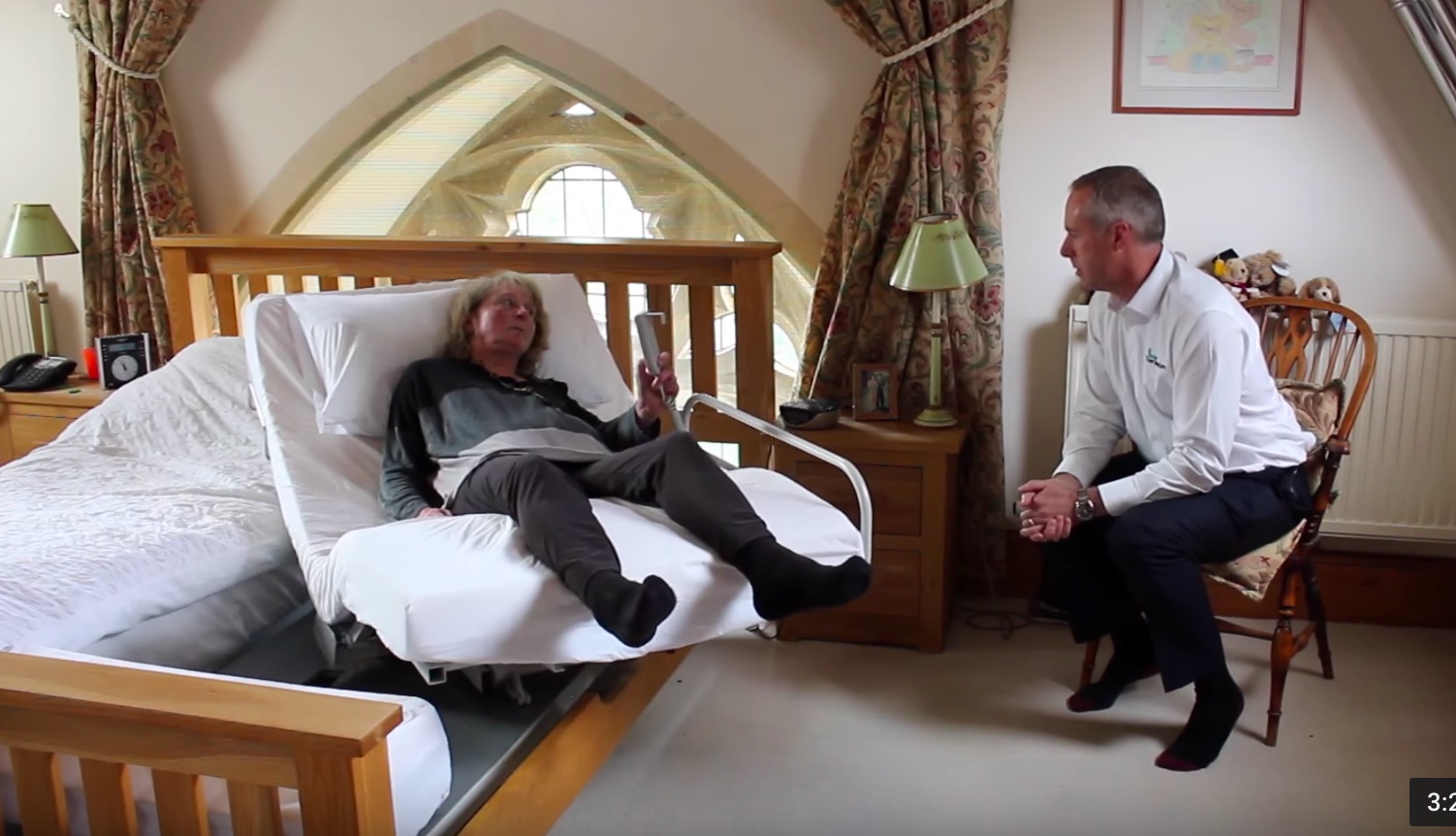 Sarah who lives with Multiple Sclerosis explains how her Rotoflex bed helps maintain her independence