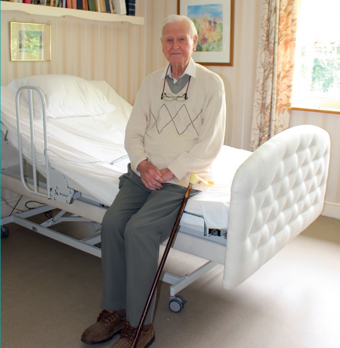 Heroic Battle of Britain pilot Tom retains independence with Rotoflex rotating bed